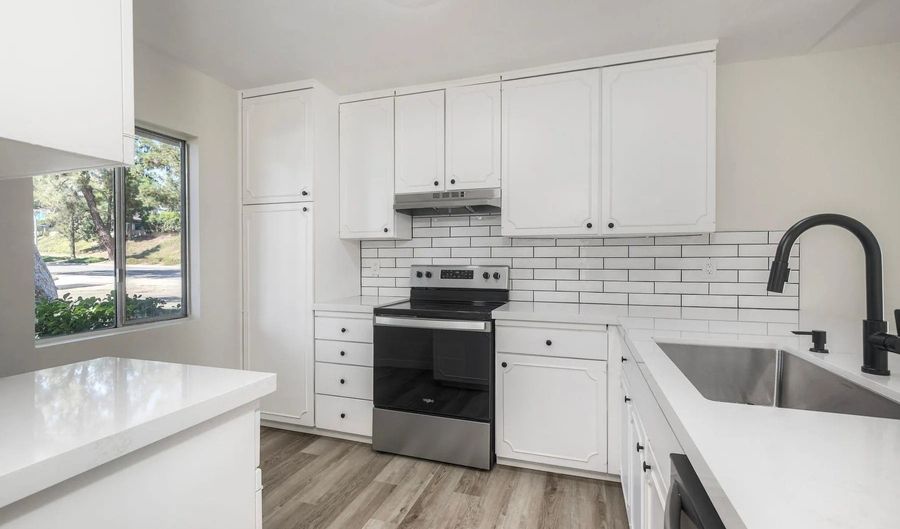 242 Eveningside Gln, Escondido, CA 92026 - 2 Beds, 2 Bath