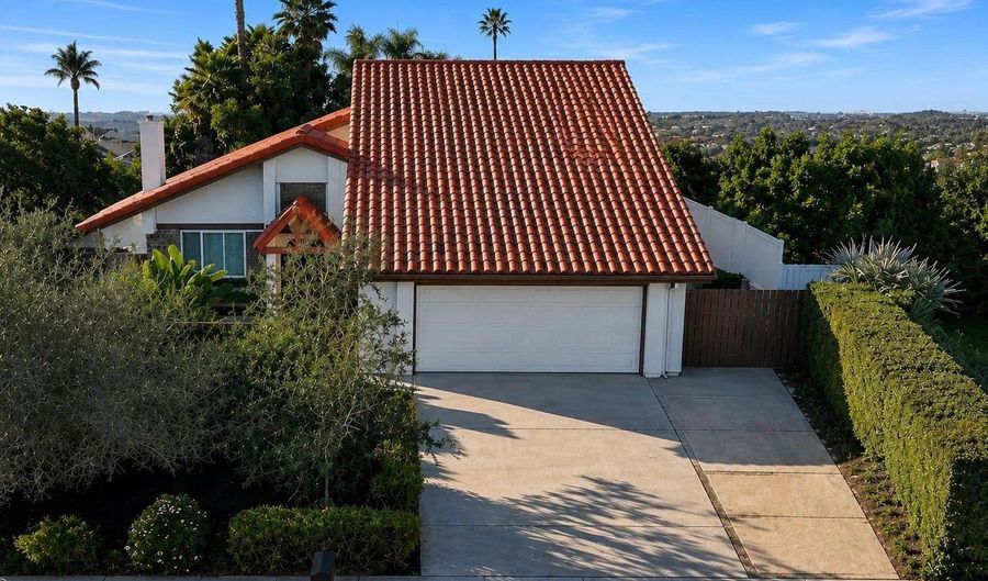 6433 La Paloma St, Carlsbad, CA 92009 - 4 Beds, 3 Bath