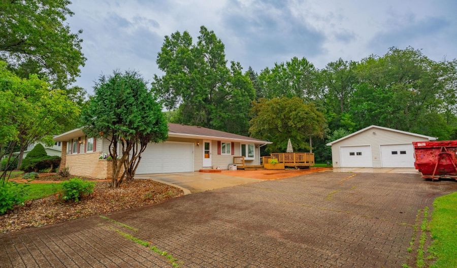5241 Dommers Dr, Fitchburg, WI 53711 - 3 Beds, 3 Bath