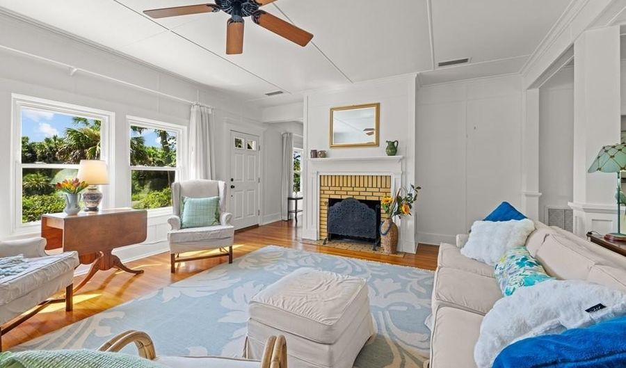145 Bay Ave, Apalachicola, FL 32320 - 2 Beds, 2 Bath