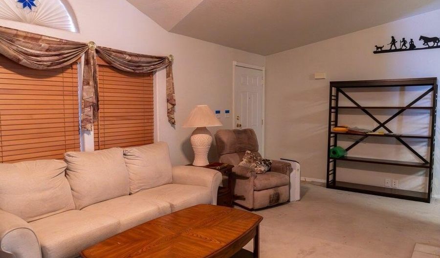 30660 S VAGABOND Trl, Congress, AZ 85332 - 1 Beds, 2 Bath