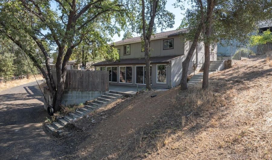 1017 Purdy Rd, Angels Camp, CA 95222 - 5 Beds, 3 Bath