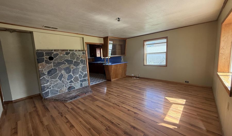 116 W 4th Ave, Clark Fork, ID 83811 - 3 Beds, 2 Bath