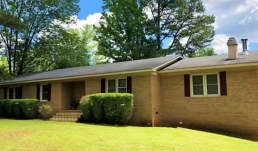 302 Lake Forest Rd, Greenwood, SC 29649 - 3 Beds, 2 Bath