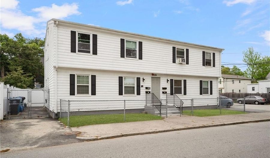 370 Montgomery Ave, Cranston, RI 02905 - 4 Beds, 4 Bath