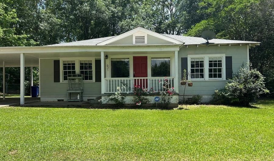 631 W. Chickasaw, Brookhaven, MS 39601 - 3 Beds, 2 Bath