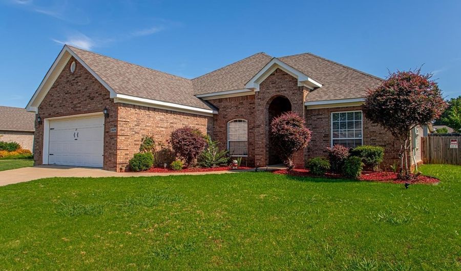 1609 White Oak Cir Cir, Benton, AR 72019 - 3 Beds, 2 Bath