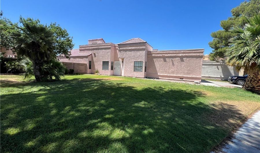 79 PRAIRIE DOG Dr, Henderson, NV 89074 - 3 Beds, 2 Bath