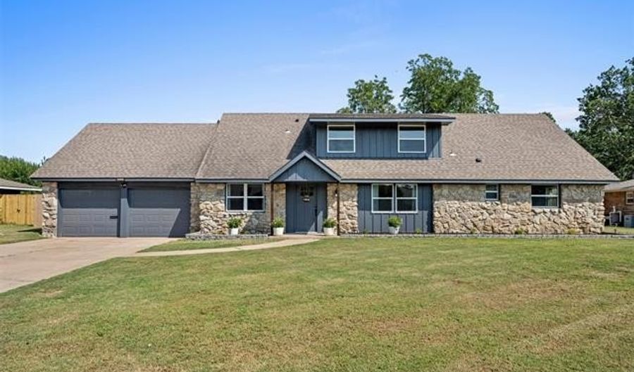 1032 Grandview, Bartlesville, OK 74006 - 4 Beds, 3 Bath