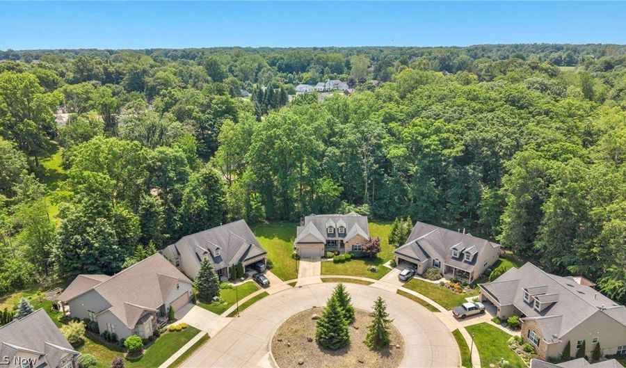 880 Shadow Creek Trl, Amherst, OH 44001 - 3 Beds, 3 Bath