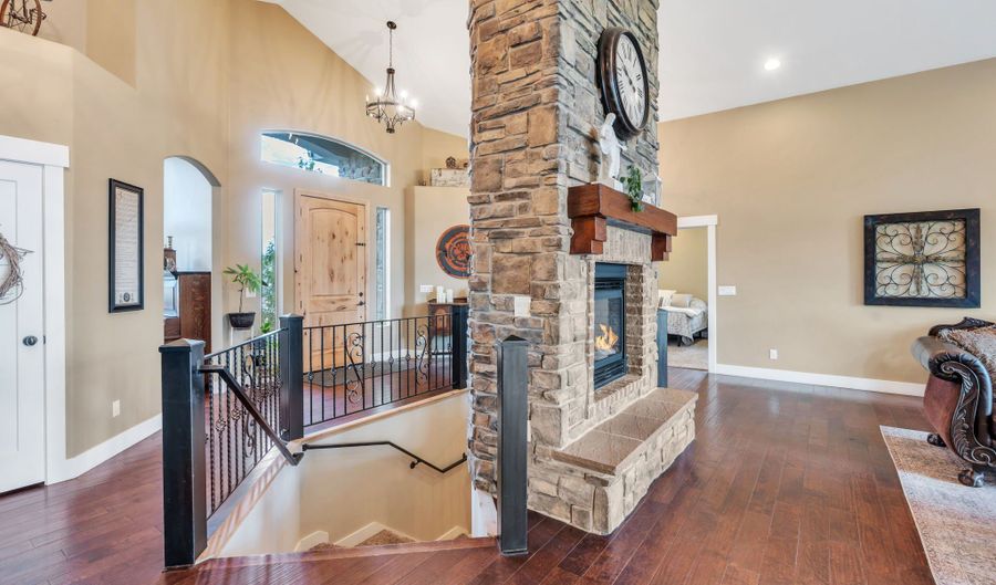 13807 S ASHERWOODS Cv, Bluffdale, UT 84065 - 7 Beds, 4 Bath