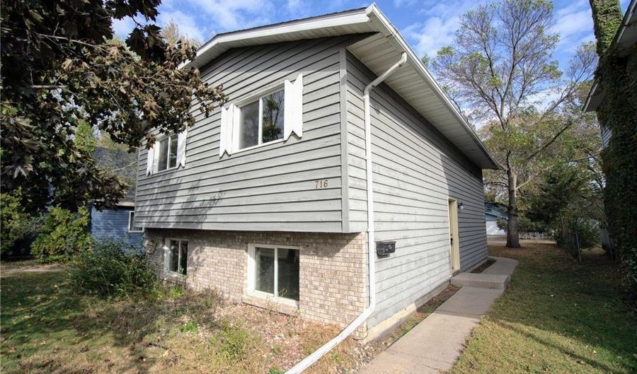 716 18th Ave S, St. Cloud, MN 56301 - 6 Beds, 2 Bath