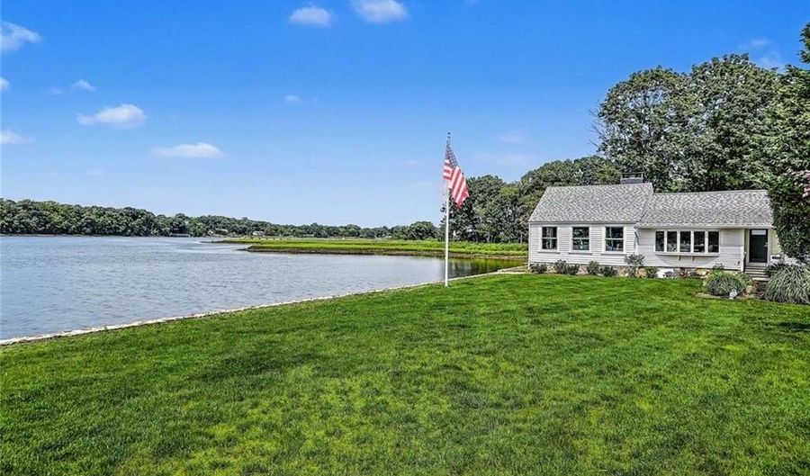 166 New Meadow Rd, Barrington, RI 02806 - 3 Beds, 3 Bath
