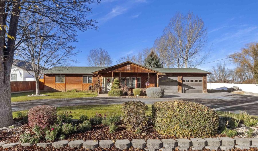 405 Fruitland Ave N, Buhl, ID 83316 - 3 Beds, 3 Bath