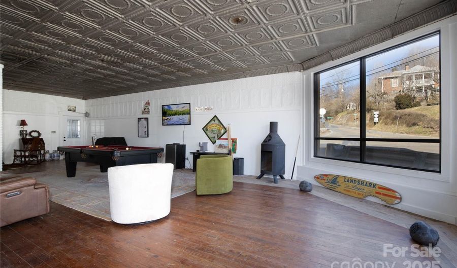 23 N 226 Hwy, Bakersville, NC 28705 - 3 Beds, 3 Bath
