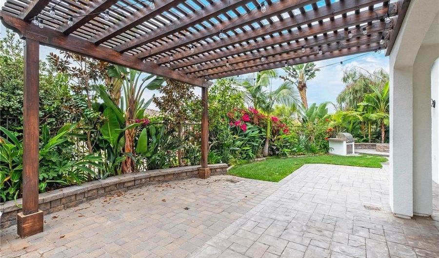 19 Via Cuenta Nueva, San Clemente, CA 92673 - 4 Beds, 3 Bath