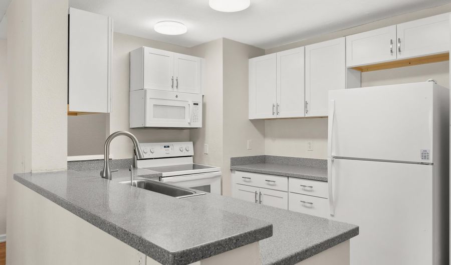 10325 Caminito Cuervo 170, San Diego, CA 92108 - 2 Beds, 2 Bath