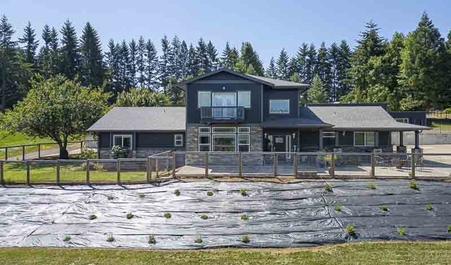 11364 JAMES WAY Dr, Aumsville, OR 97325 - 8 Beds, 5 Bath