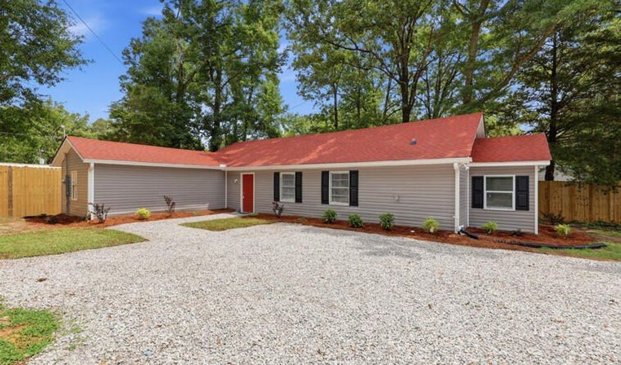 1392 Old Lake Rd, Brandon, MS 39042 - 3 Beds, 2 Bath