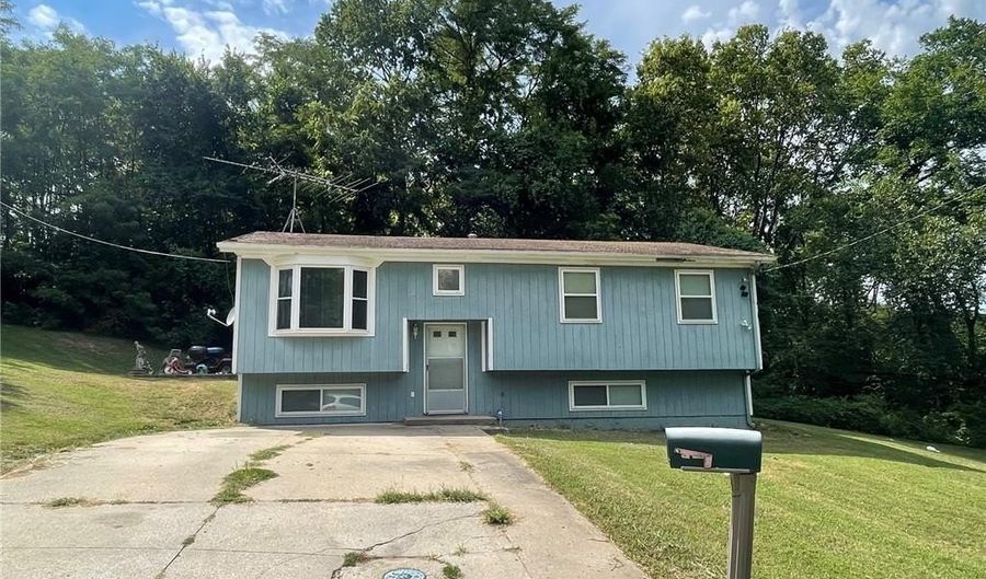 1213 Oak St, Atchison, KS 66002 - 3 Beds, 2 Bath