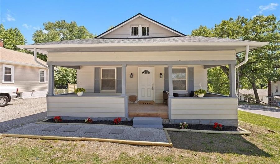 3201 Edgewood Ave, Alton, IL 62002 - 2 Beds, 1 Bath