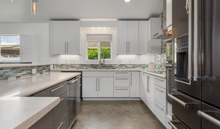 232 Kamahao Cir, Wailuku, HI 96793 - 3 Beds, 2 Bath