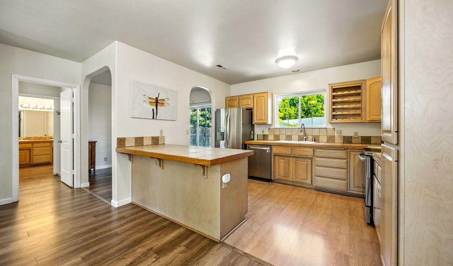 1049 Tolman Creek Rd, Ashland, OR 97520 - 3 Beds, 2 Bath