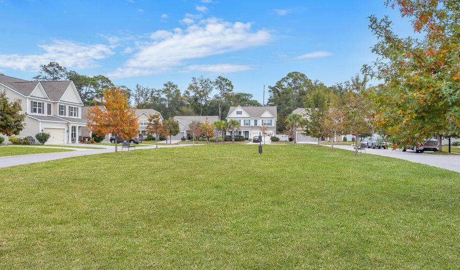 3860 Blue Moon Ln, Beaufort, SC 29907 - 4 Beds, 3 Bath