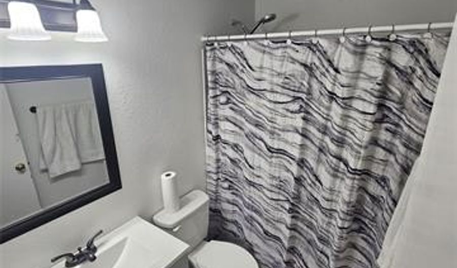 532 SE Greystone, Bartlesville, OK 74006 - 3 Beds, 2 Bath