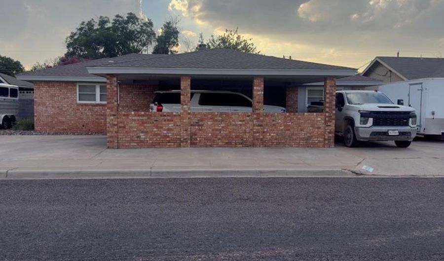 1105 Crescent Dr, Andrews, TX 79714 - 3 Beds, 3 Bath