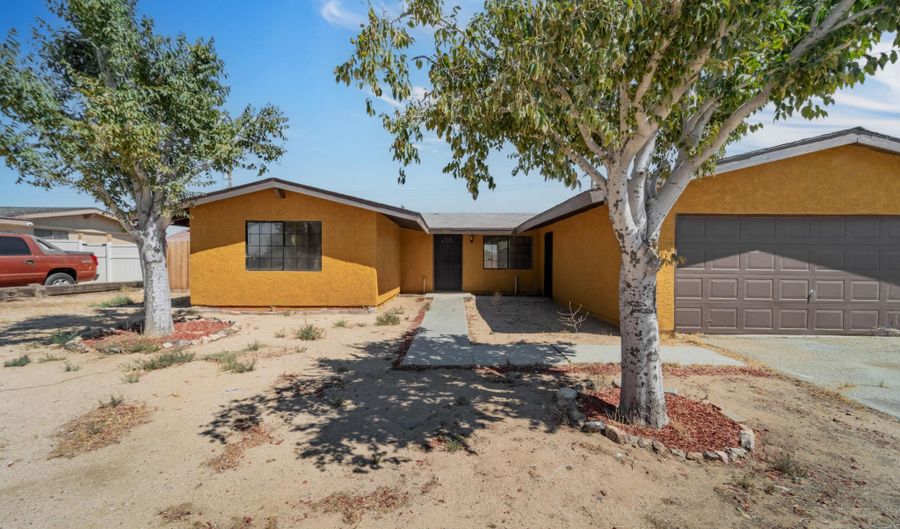 7317 California City Blvd, California City, CA 93505 - 3 Beds, 2 Bath