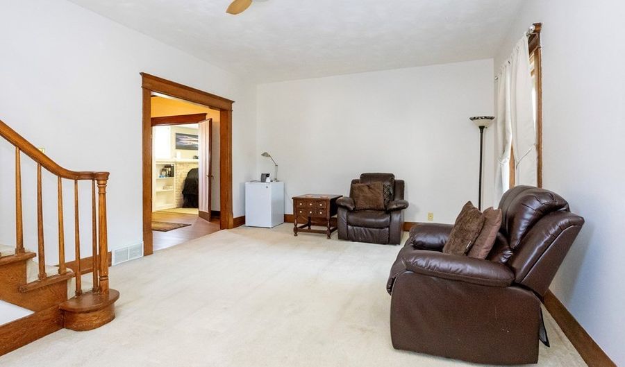308 W Liberty St, Ashland, OH 44805 - 3 Beds, 2 Bath