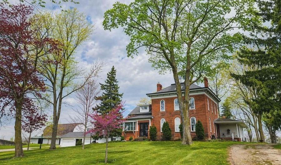 5772 County Road 11A Rd, Auburn, IN 46706 - 5 Beds, 4 Bath