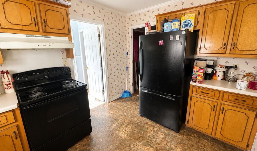 103 Park St, Batesville, MS 38606 - 3 Beds, 1 Bath
