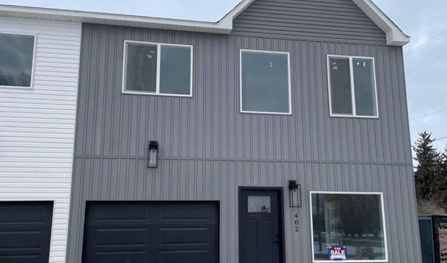 402 S 4th St, Aberdeen, ID 83210 - 3 Beds, 3 Bath