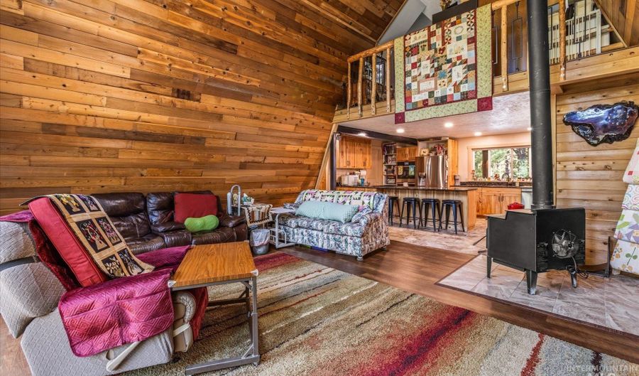1 Sunset Trl, Banks, ID 83602 - 5 Beds, 3 Bath