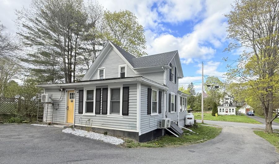 346 Lincoln St, Bangor, ME 04401 - 3 Beds, 2 Bath