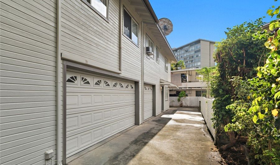 1607 Makiki St B, Honolulu, HI 96822 - 5 Beds, 3 Bath