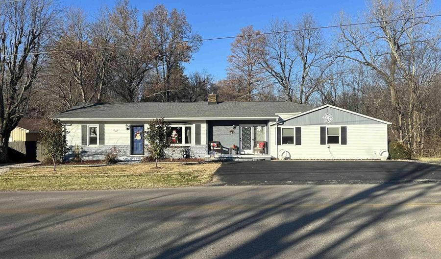 72 S Rockport Rd, Boonville, IN 47601 - 3 Beds, 2 Bath