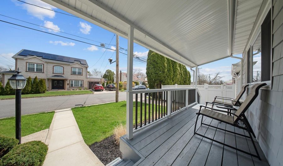 2 Lee Ave, Albertson, NY 11507 - 4 Beds, 2 Bath