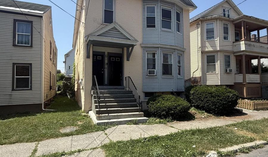 62 Benson St, Albany, NY 12206 - 6 Beds, 3 Bath
