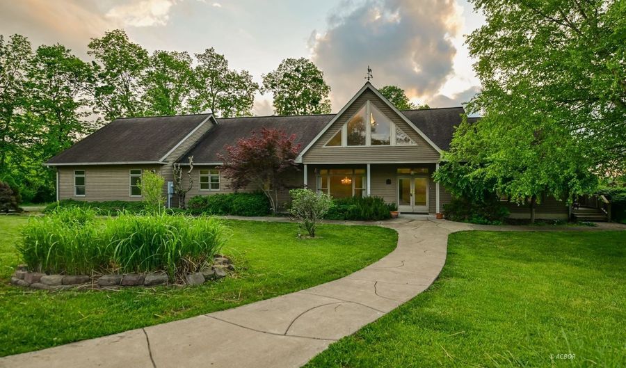 6300 Jonathan Ln, Albany, OH 45710 - 4 Beds, 3 Bath