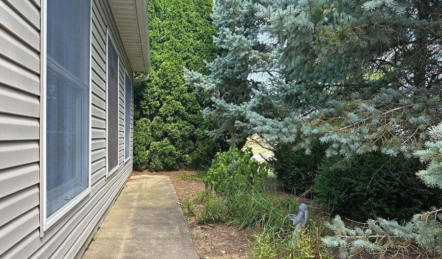 1771 Kingwood Ct, Ashland, OH 44805 - 2 Beds, 2 Bath