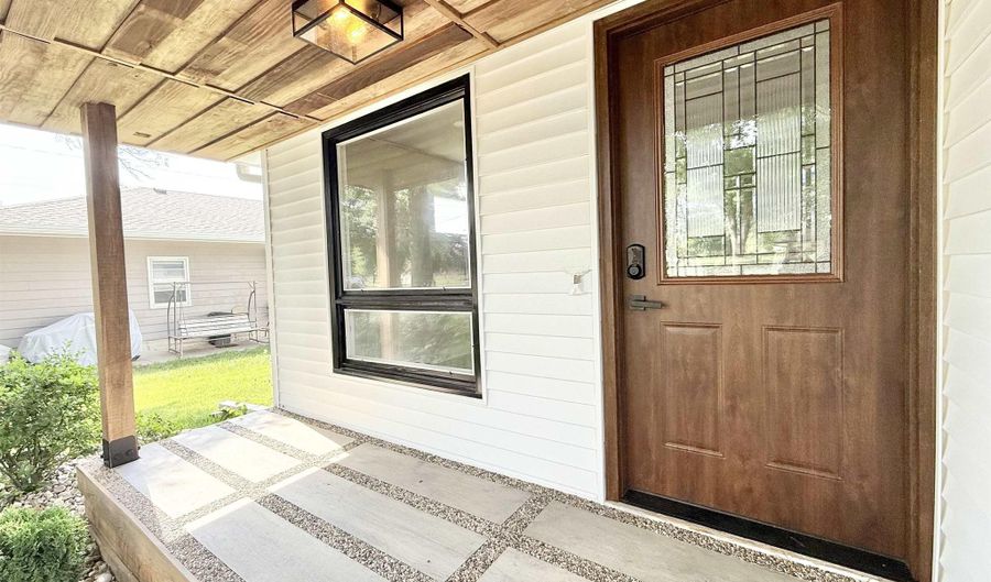 1907 Monroe St, Beatrice, NE 68310 - 3 Beds, 2 Bath
