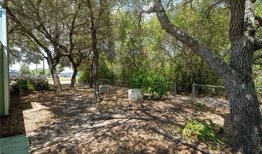 101 Saunders Ln, Aransas Pass, TX 78336 - 3 Beds, 2 Bath