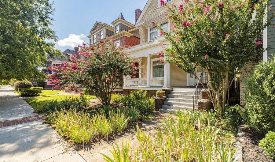 318 Greene St, Augusta, GA 30901 - 4 Beds, 5 Bath