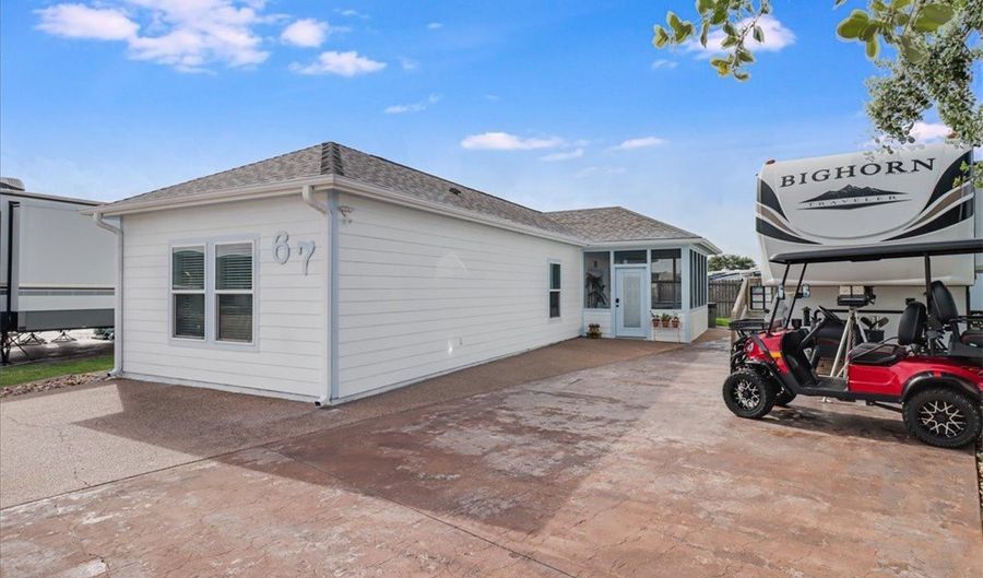 67 Augusta Cir, Aransas Pass, TX 78336 - 2 Beds, 1 Bath