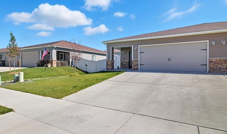 4013 BRADNEY Ave, Cheyenne, WY 82001 - 2 Beds, 2 Bath