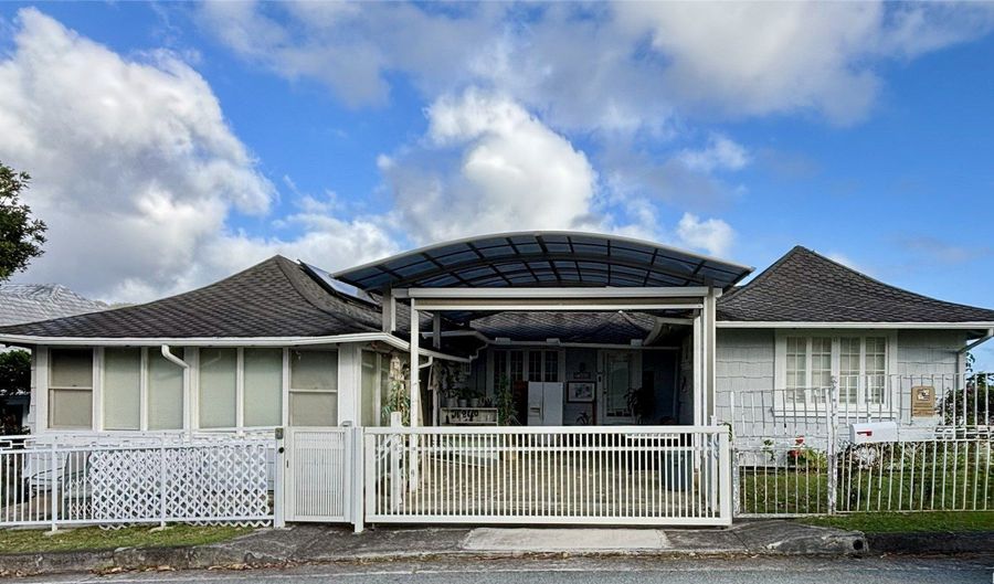 2013 Kakela Dr Back Right, Honolulu, HI 96822 - 1 Beds, 2 Bath