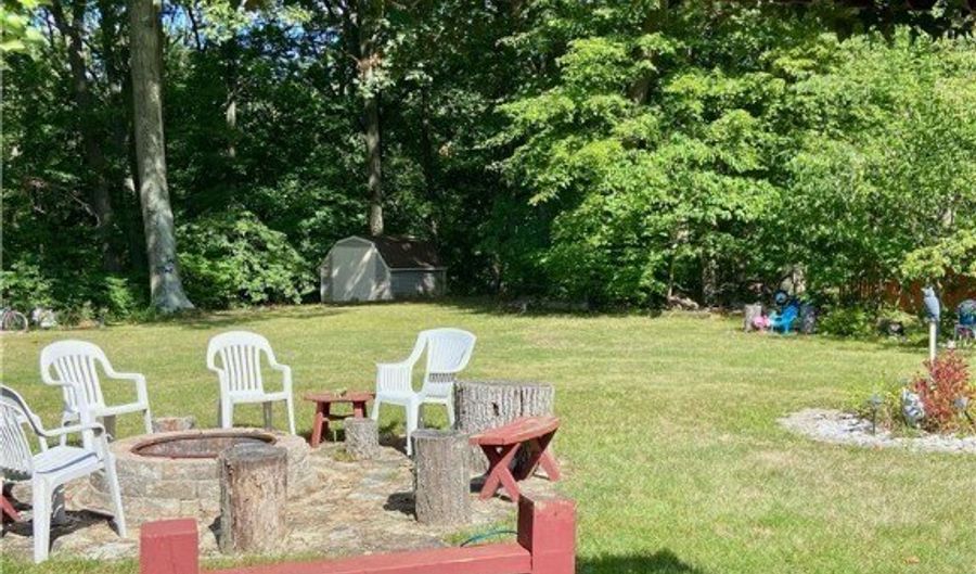 135 Ridgeland Dr, Amherst, OH 44001 - 3 Beds, 2 Bath